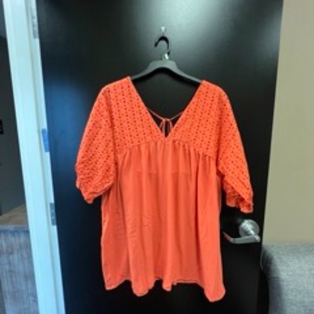 1x Cute Flattering Blouse